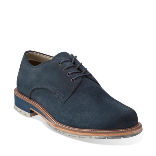 clarks outlet free delivery