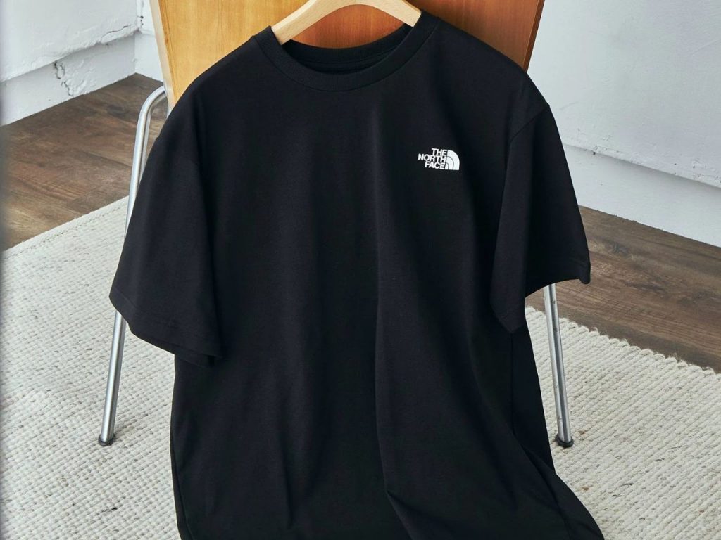 THE NORTH FACE T-shirt 